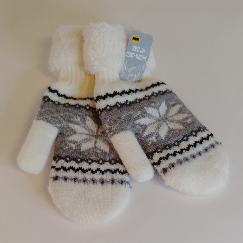 Sherpa Lined Cozy Snowflake Mittens